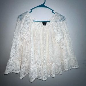 Women’s white top